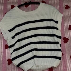 moon & madison White and Black Striped Top